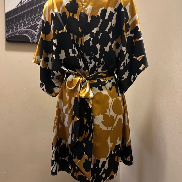 BCBGMaxAzria Yellow and Black Cocktail Dress with Dolman Sleeves - Picture 2 of 3